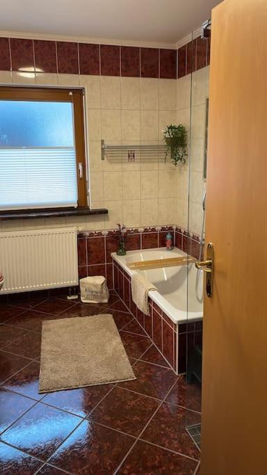 Cozy Wilkipartment Bis 4 Pers - Hund - Netflix - Wlan - Wintergarten - Coffeebar - Popcorn Verl Exteriör bild