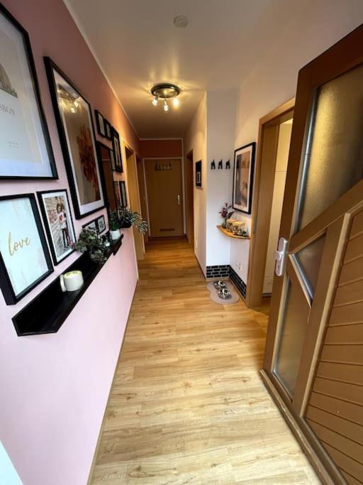 Cozy Wilkipartment Bis 4 Pers - Hund - Netflix - Wlan - Wintergarten - Coffeebar - Popcorn Verl Exteriör bild